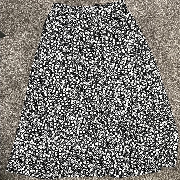 SHEIN Dresses & Skirts - SHEIN Black and White Floral A-Line Skirt